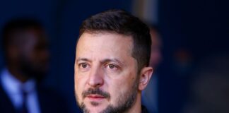 Зеленский установил Кабмину дедлайн для ремонта важных местных дорог