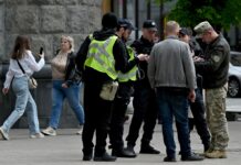 В Луцке подростки поскандалили с группой ТЦК: что говорят в военкомате
