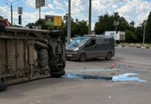 Пострадал дважды: пациент скорой попал в ДТП вместе с сопровождавшей его женщиной.