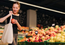 Цены на продукты в Украине выросли на 7,5%: что подорожало больше всего (инфографика)