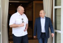Лукашенко внезапно встретился с Путиным после требований не втягивать Беларусь в войну