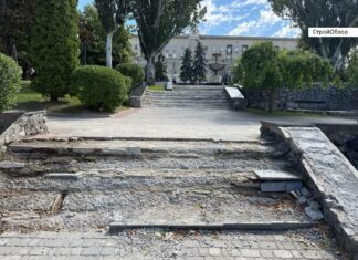 Депутаты решили отобрать сквер у московского патриархата и продать помещение в центре Харькова