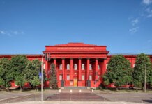 Истории красного корпуса КНУ — 189 лет: какие университеты в Украине самые красивые (фото)