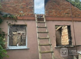 Оккупанты ударили по Дергачам и Слатину: трое раненых, город остался без света