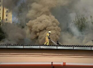 В Чернигове ликвидировали последствия смертельного удара РФ: начато расследование