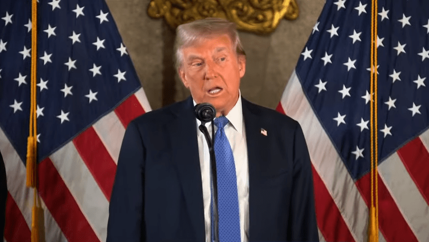 Делал ставки на президента: оператор суфлера Трампа разбогател благодаря его речам
