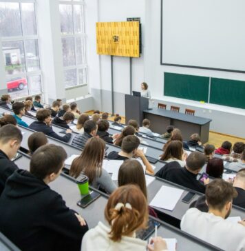 Украинцы могут вернуть часть денег, потраченных на обучение: кто имеет право на налоговую скидку