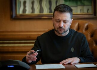 Зеленский подписал продление мобилизации и военного положения еще на 90 дней