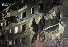 ВС РФ обстреляли центр Сум с помощью КАБ и дронов: трое погибших, более 10 раненых (фото, видео)