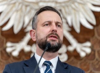 Глава польского Минобороны приедет на Волынь в годовщину трагедии