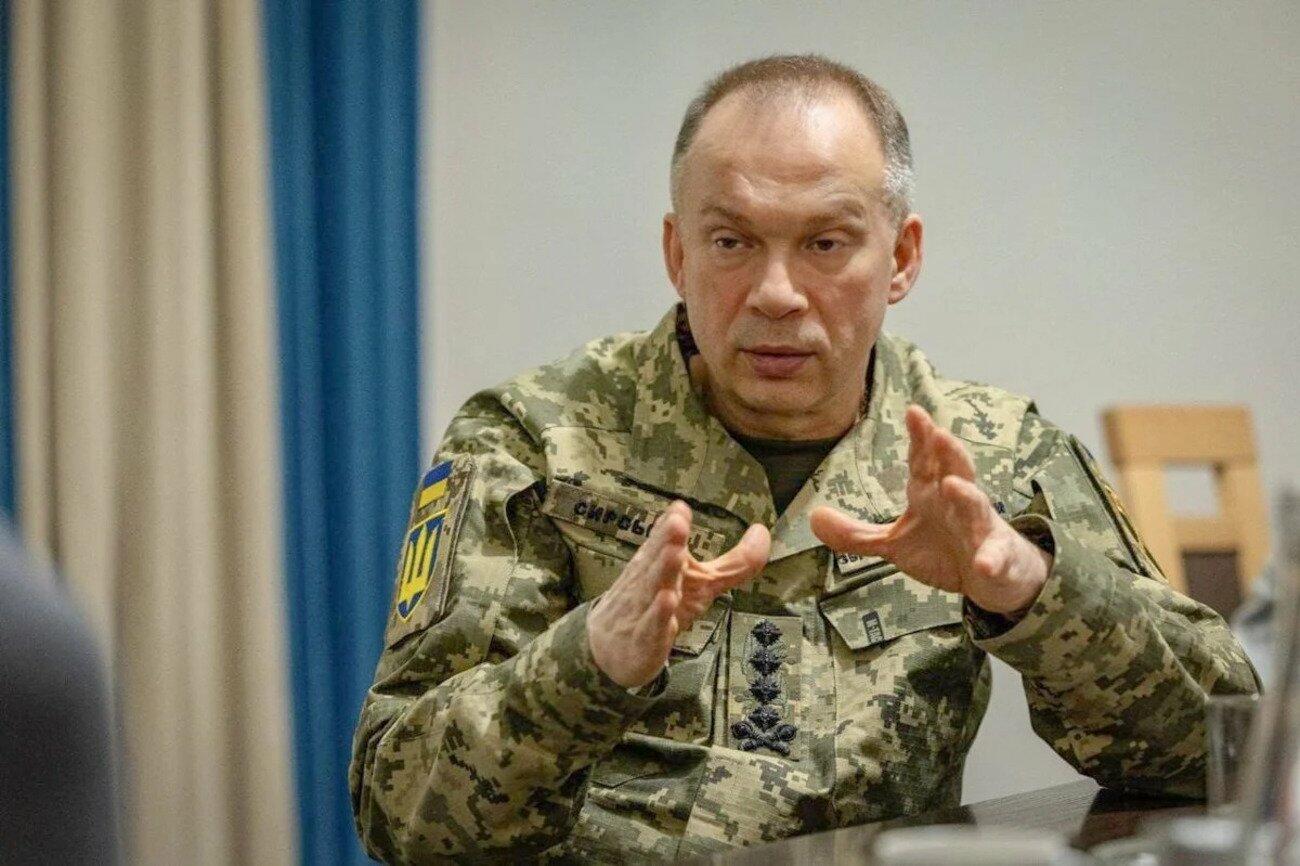 На фоне встреч Зеленского с военными сетями распространяется информация об отставке Сырского