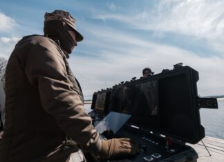 ВМС впервые показали морской дрон Barracuda, он уже уничтожает врага