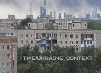 Украинские военные ударили по мощнейшему НПЗ России: до цели — почти 2500 км