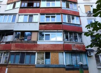 В Харькове из окна многоэтажки выпал трехлетний ребенок: спасти не удалось