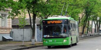 В Харькове меняют движение троллейбусы и частично перекрывают центр