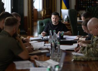 Зеленский согласовал с Драпатым и Хмарой новые цели для дипстрайков по РФ