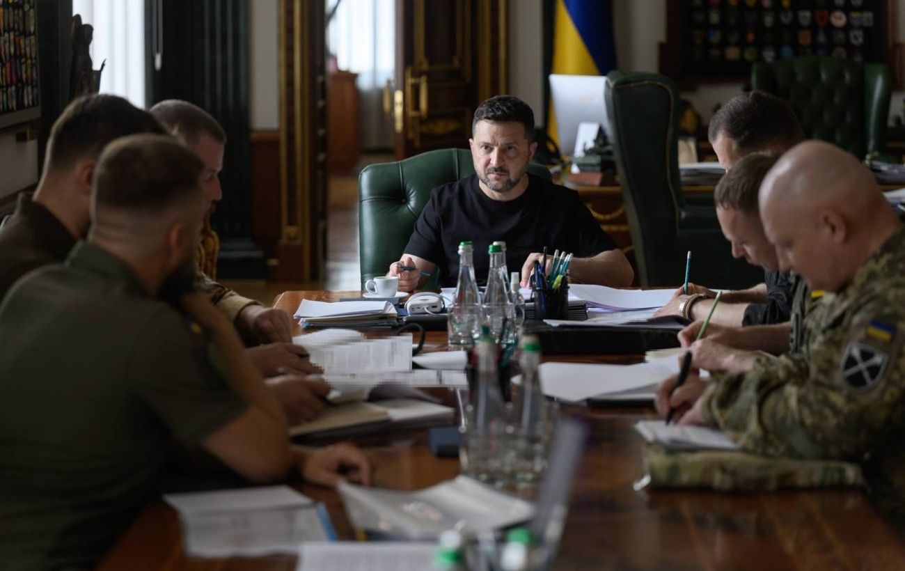 Зеленский согласовал с Драпатым и Хмарой новые цели для дипстрайков по РФ