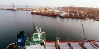 Суда не заходят в украинские порты: Украина и ЕС ищут альтернативный коридор