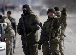 Риторика Кремля изменилась, россиянам пора бежать из РФ, — Коваленко