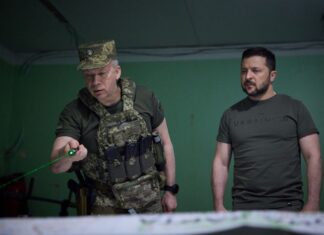 Зеленский рассматривает возможность замены Сырского, — FT