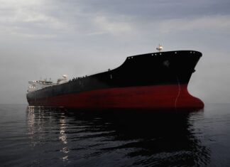 США наказали Иран за атаки на суда в Ормузском проливе