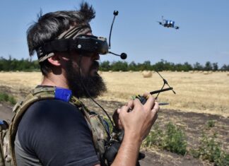 Германия оплатит для Украины 50 тысяч дронов, которые сами находят цели, — Reuters