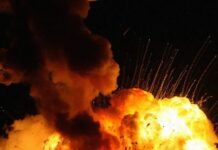В Киеве прогремела серия взрывов: россияне наносят удары по столице баллистическими ракетами и «Цирконами»