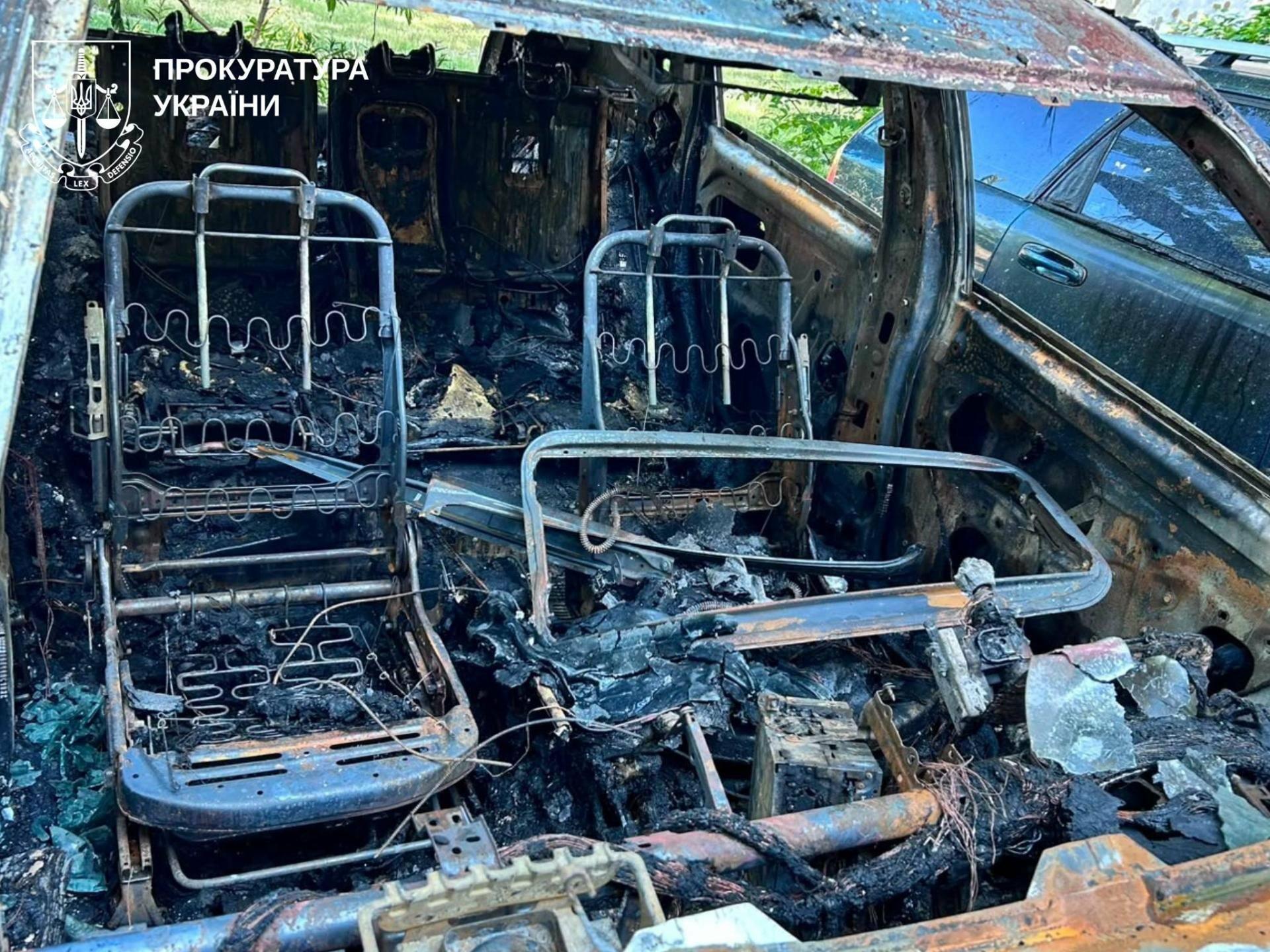 17-летняя харьковчанка поджигала авто за деньги: ущерб превысил 1,5 млн грн