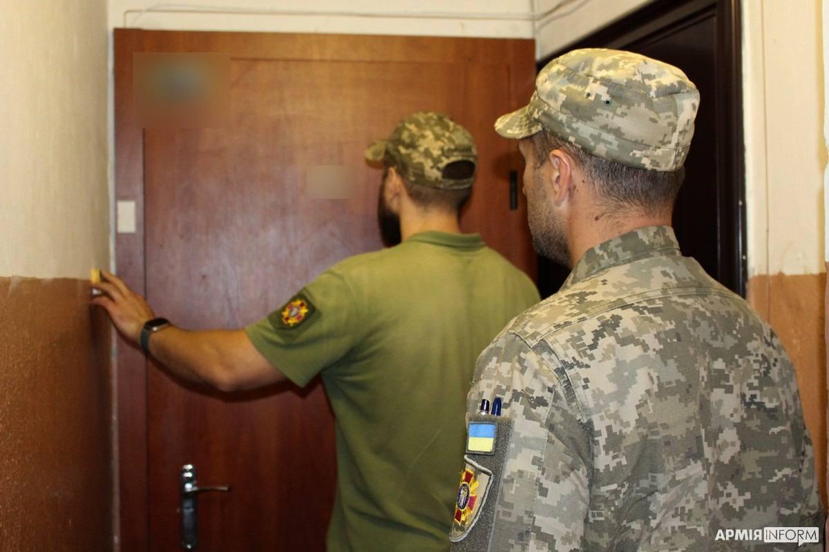 ТЦК имеет право явиться по адресу проживания и вручить повестку: подробности