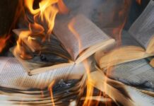 «В этой лотерее мы проиграли»: в Киеве сгорели книги харьковского издательства Vivat после атаки рашистов