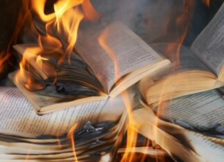 «В этой лотерее мы проиграли»: в Киеве сгорели книги харьковского издательства Vivat после атаки рашистов