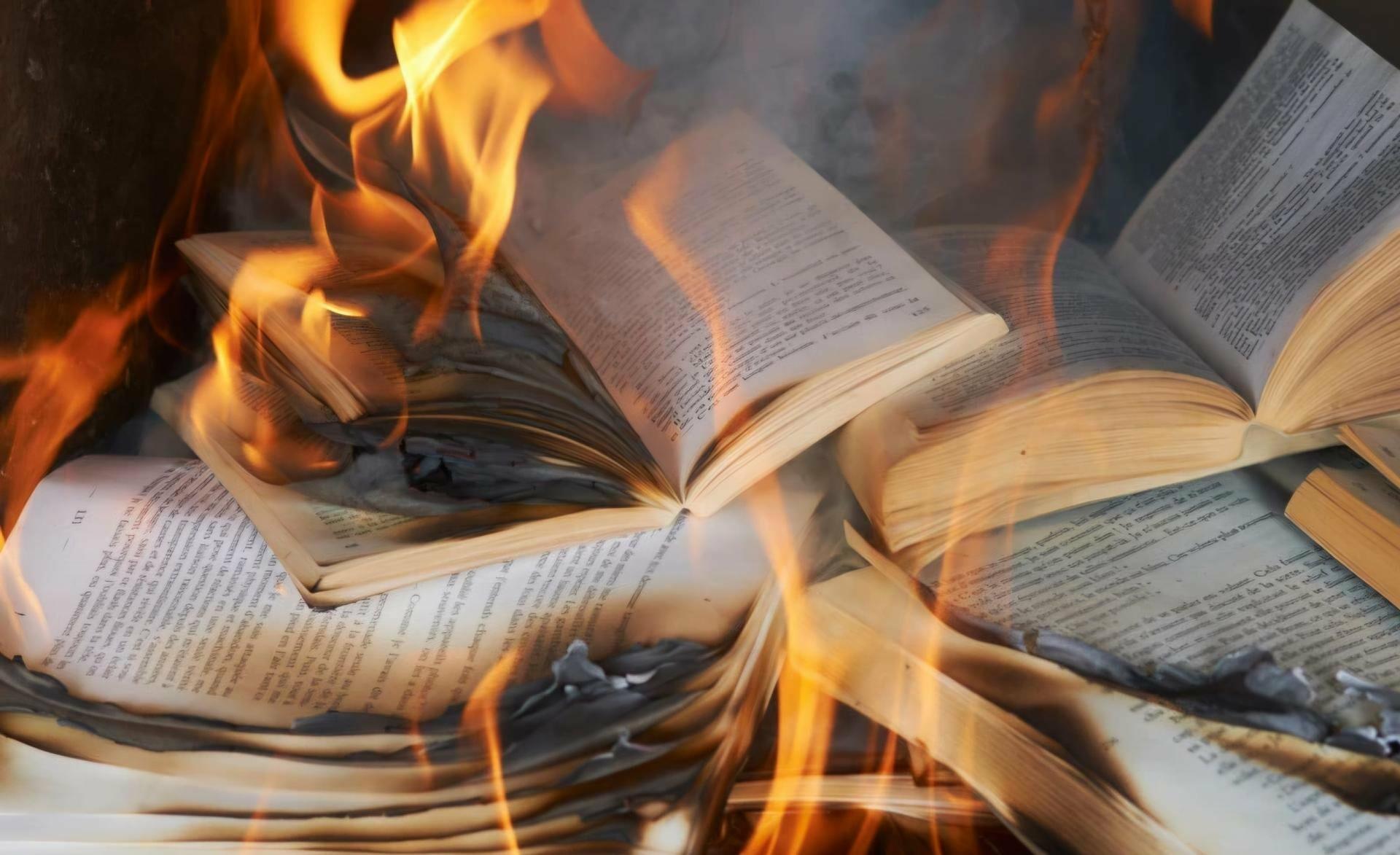 «В этой лотерее мы проиграли»: в Киеве сгорели книги харьковского издательства Vivat после атаки рашистов