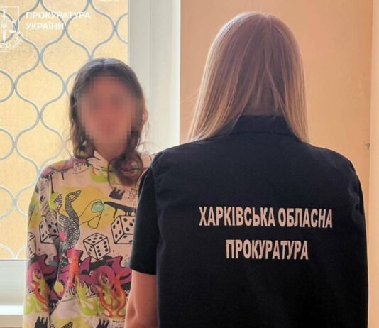 Оставила детей самих, и 4-летний сын выпал из окна: в Харькове мать осудили