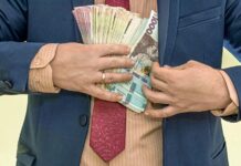 Зарплаты чиновников снова выросли: кто получает более 100 тысяч, а кто меньше 20