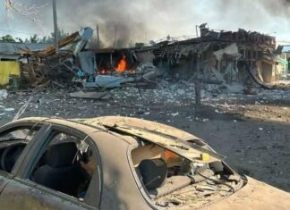 Печенеги в трауре: в поселок хоронят первых погибших, устраняют последствия удара рф