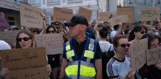 Месяц протестов за Федорова. В центре Киева проходит очередное шествие (видео)