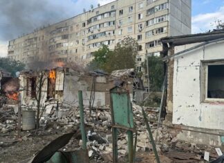 Повторный удар по жилым домам: решисты дважды атаковали Балаклею ракетами, есть пострадавшие