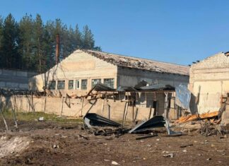 Изюмщина опомнилась под ударом: оккупанты выпустили три КАБа, повреждены жилые дома