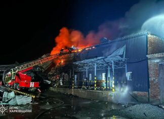 Три КАБа по Харьковщине ночью: повреждено почтовое отделение и около 20 домов, есть пострадавшие