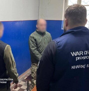 «Расправлюсь с вами»: российский военный захватил женщину в заложнице и угрожал убийством в Харьковской области