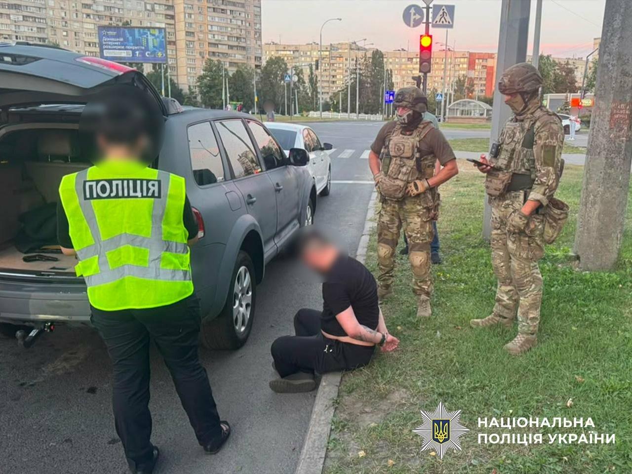 20 тысяч долларов за «билет по военному учету»: на Харьковщине военнослужащего взяли с поличным