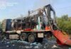 Враг ударил по почтовой машине в Харьковской области: грузовик загорелся, водитель пострадал