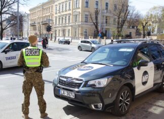 Неизвестные принесли траурные венки в оборонные компании ЕС, в Литве заподозрили РФ, — Delfi