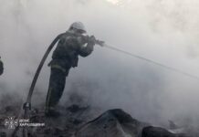 В Харькове во время тушения пожара на «прилете» пострадал спасатель, — ФОТО