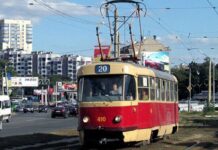 В Харькове в случае опасности транспорт будут останавливать, чтобы люди могли перейти в укрытие.