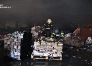 Неделю горели книги: спасатели наконец-то обуздали пожар на издательстве «Утро», вызванный обстрелами