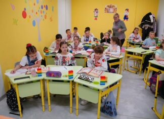 Скоро в школу: более половины харьковских учеников смогут посещать обучение офлайн