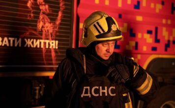 РФ массированно атаковала Сумы: в городе масштабные пожары и пострадал человек
