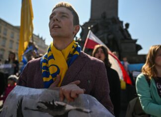 Украинцы помогли Польше нарастить экономику: в МИД раскрыли масштаб вклада