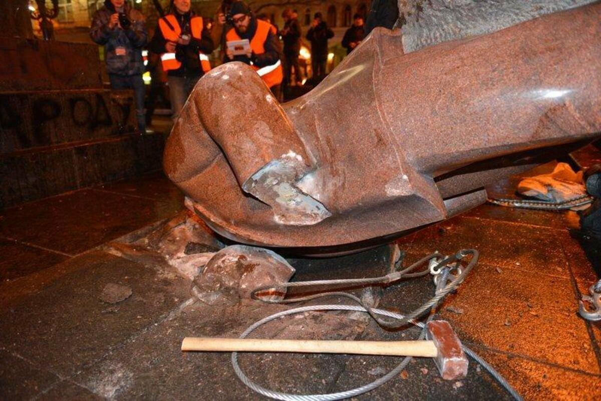 «Я понял, что этот процесс уже не остановить»: как в Харькове свергли Ленина